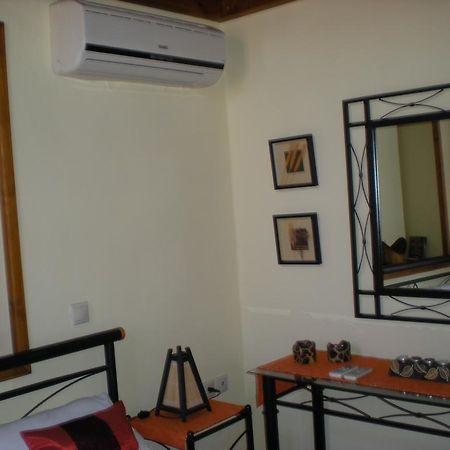 Villa Mika'S House Chalki Town Exterior foto