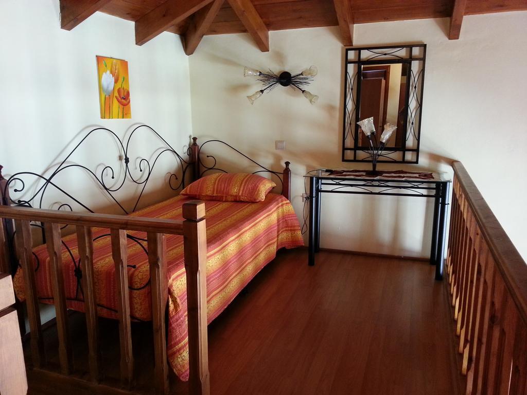Villa Mika'S House Chalki Town Zimmer foto