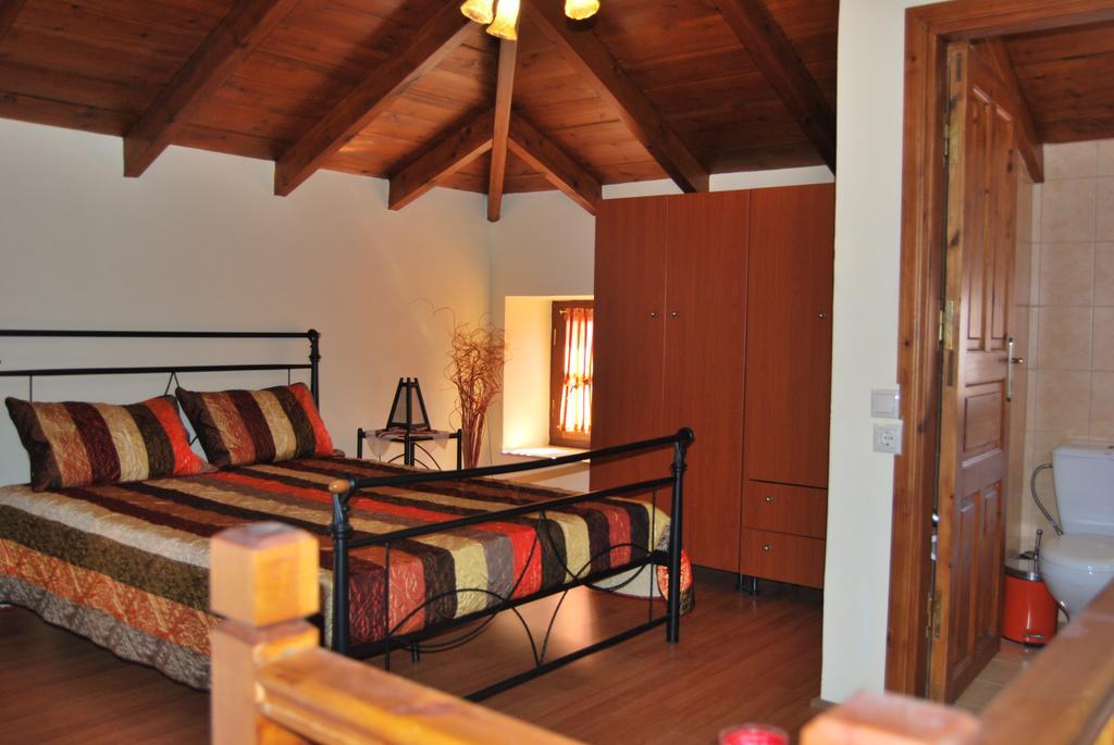 Villa Mika'S House Chalki Town Zimmer foto