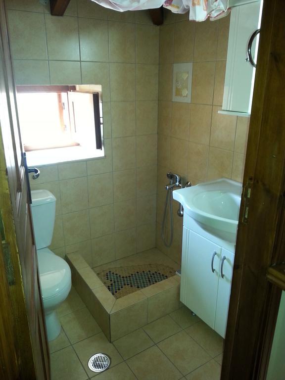 Villa Mika'S House Chalki Town Zimmer foto