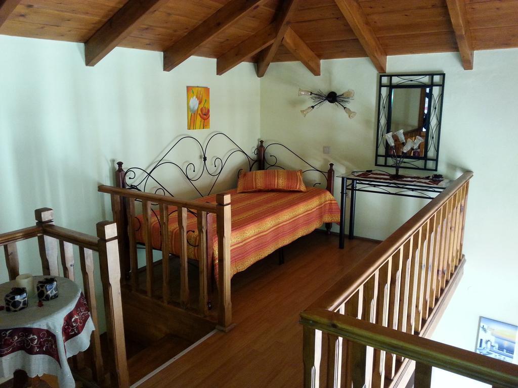 Villa Mika'S House Chalki Town Zimmer foto