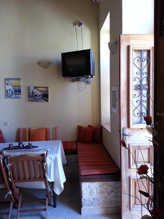 Villa Mika'S House Chalki Town Exterior foto