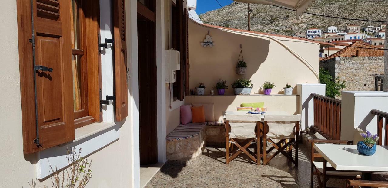 Villa Mika'S House Chalki Town Exterior foto