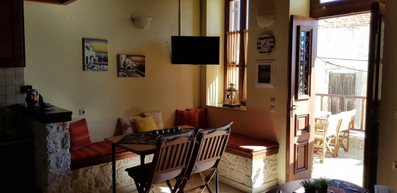 Villa Mika'S House Chalki Town Exterior foto